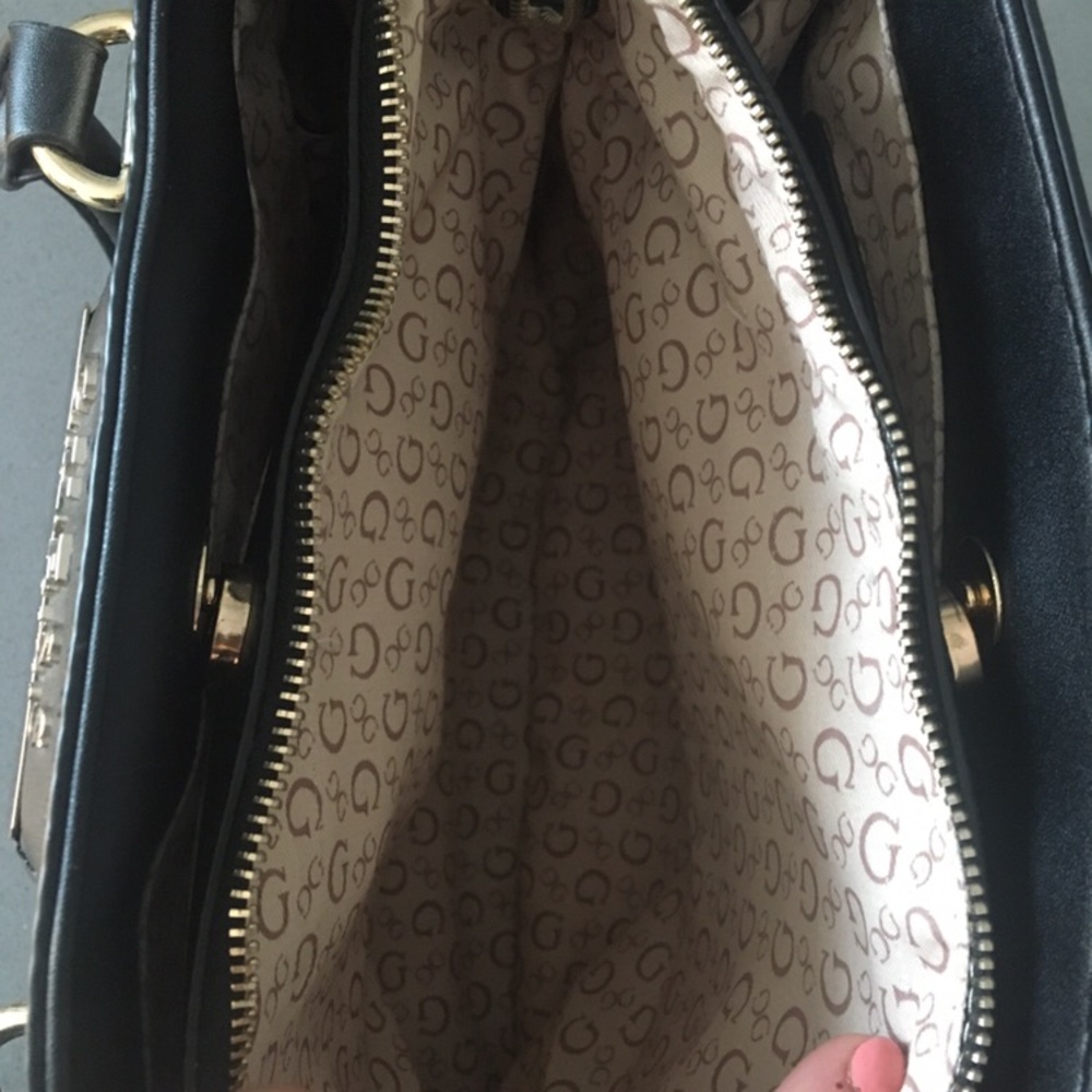 GUESS handbag 💄 - Picture 6 of 10